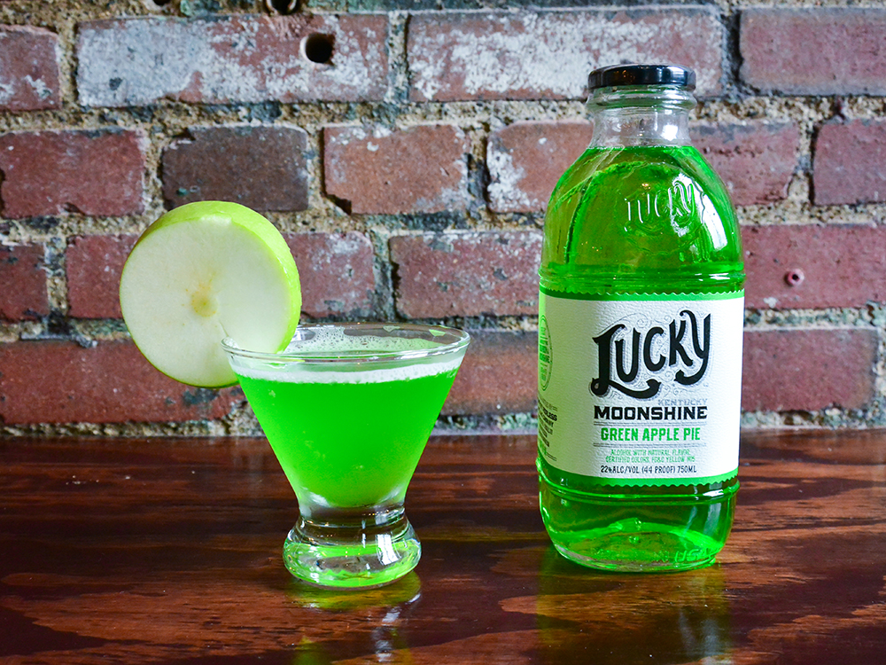 Lucky Kentucky Moonshine Cocktail- How About them apples