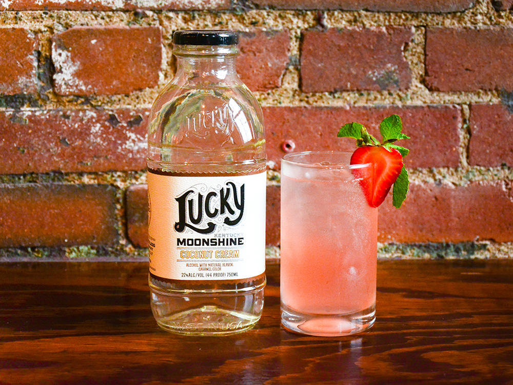 Lucky Kentucky Moonshine - Strawberry lemonade